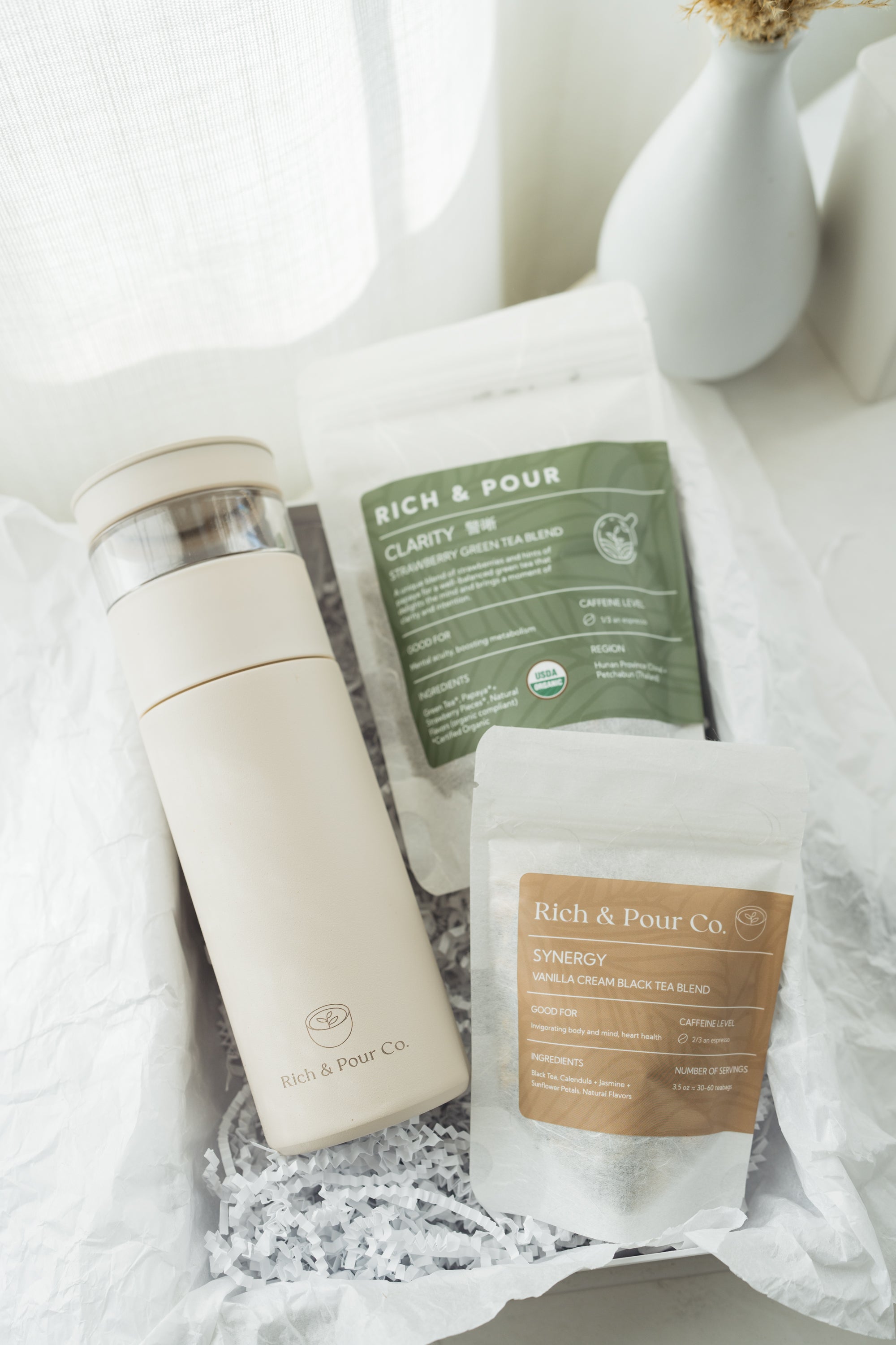 Commuter Tea Bundle – Tumbler with Infuser + 2 Teas + Tin - Rich And Pour